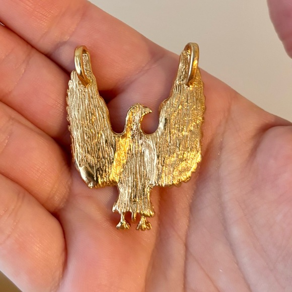 Vintage gold tone eagle pendant - Picture 2 of 3